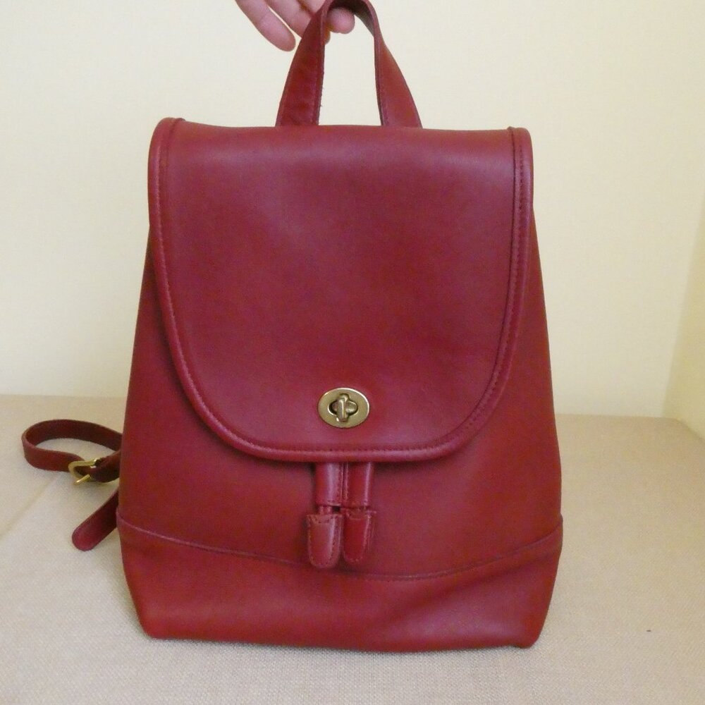 VTG Coach 9791 Day Pack Red Leather Drawstring Backpack Turnlock